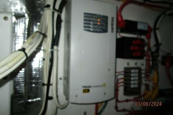 42' Nordic Tug battery charger