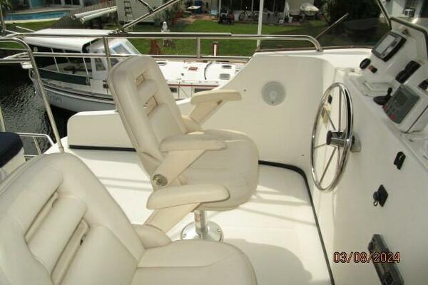 42' Nordic Tug flybridge port