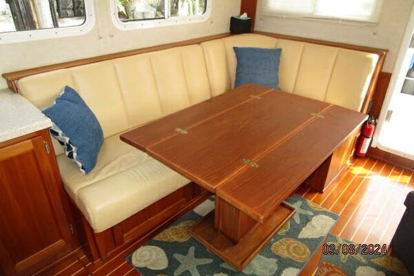 42' Nordic Tug salon table1