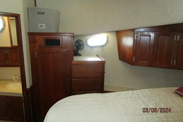 42' Nordic Tug master stateroom port
