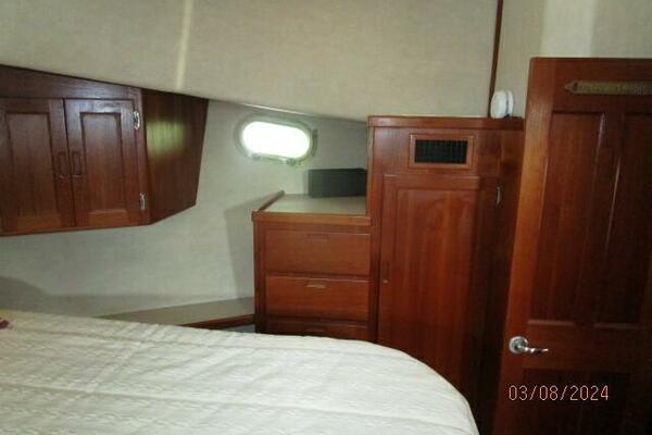 42' Nordic Tug master stateroom starboard
