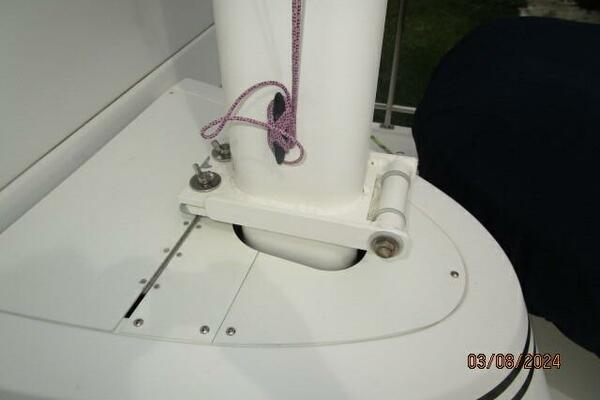 42' Nordic Tug mast base hinge