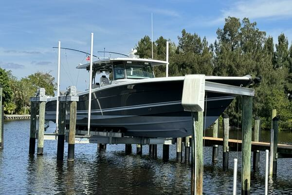HCB Sueños Yacht For Sale