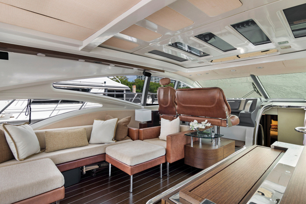 2009 Azimut 68