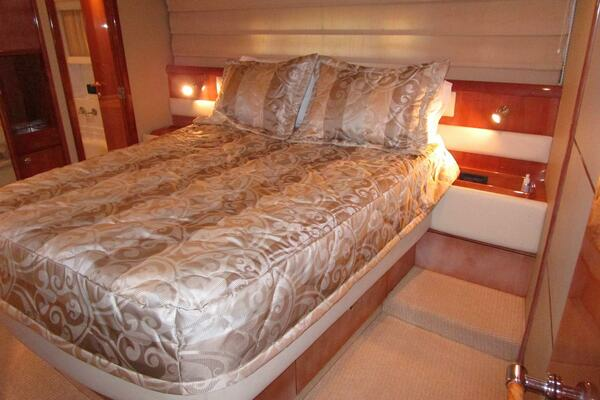 PRETTY LADY 59ft Ferretti Yachts Yacht For Sale
