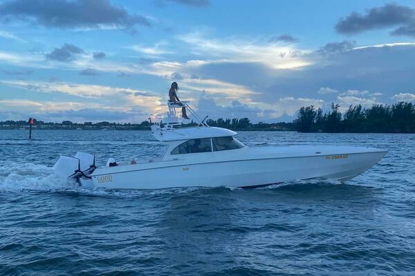 Photo of the 1985 Wellcraft Scarab 34