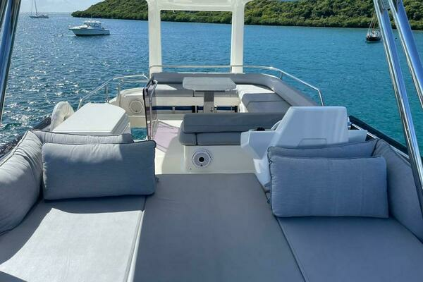 2016 Ferretti Yachts 55