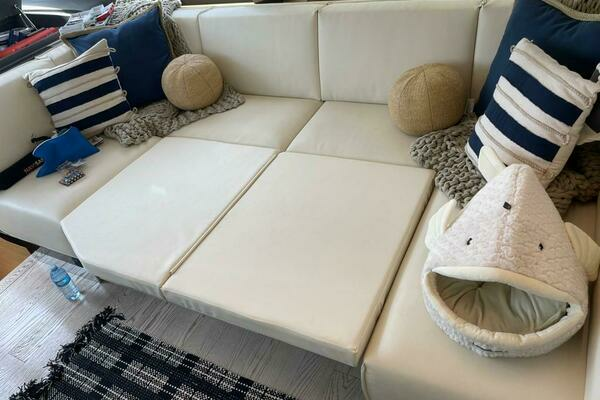 2016 Ferretti Yachts 55