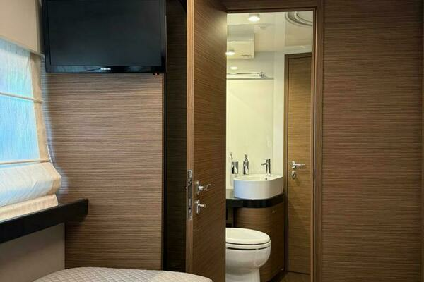 2016 Ferretti Yachts 55