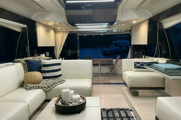 2016 Ferretti Yachts 55