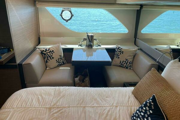 2016 Ferretti Yachts 55