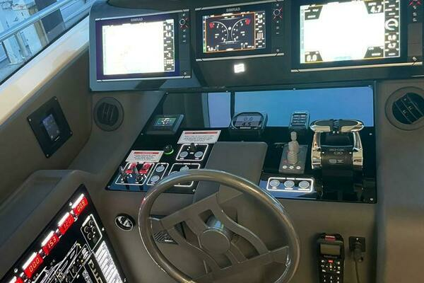 2016 Ferretti Yachts 55