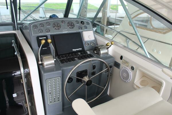 Photo of the 2001 Pursuit 3400 Express "Trinity"