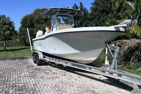 Photo of the 2022 Dusky 278 CENTER CONSOLE