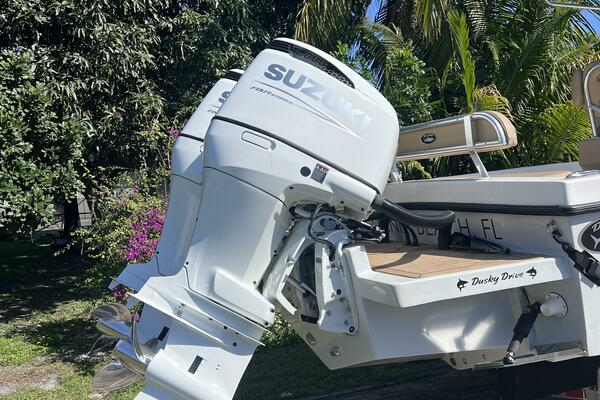 Photo of the 2022 Dusky 278 CENTER CONSOLE