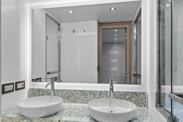 2021 Monte Carlo Yachts 76