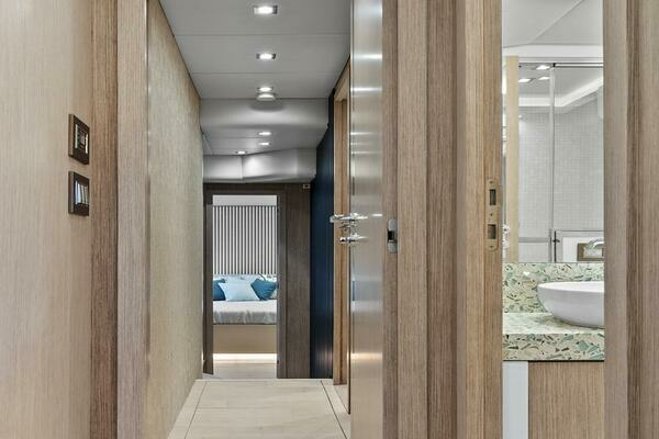 2021 Monte Carlo Yachts 76