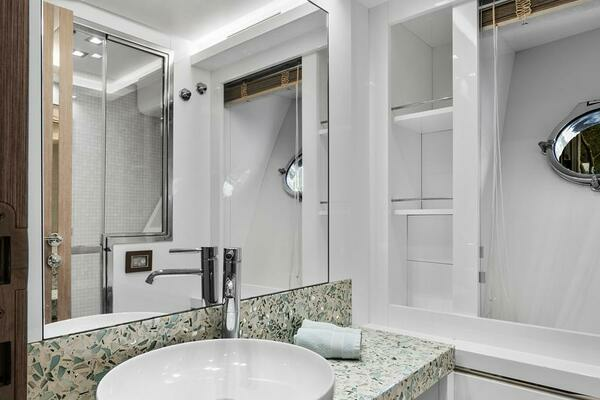 2021 Monte Carlo Yachts 76