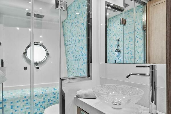 2021 Monte Carlo Yachts 76