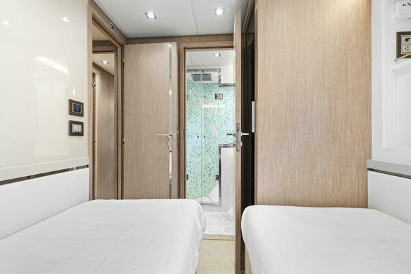 2021 Monte Carlo Yachts 76