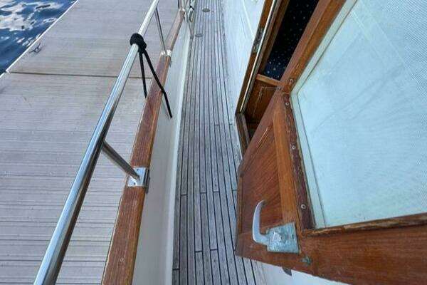 LAN MARA 42ft Grand Banks Yacht For Sale