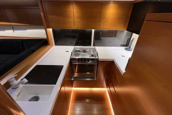 Photo of the 2016 Ice Yachts 62 evo "Sueño"