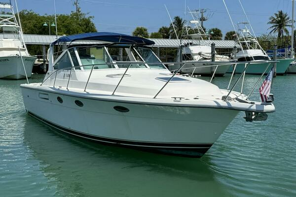 Photo of the 2000 Tiara Yachts 3100 Open "JUST RIGHT"