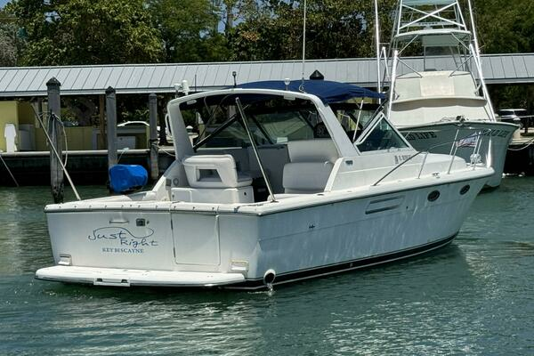 Photo of the 2000 Tiara Yachts 3100 Open "JUST RIGHT"