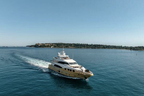 Photo of the 2012 Gulf Craft Majesty 125 "MARINA WONDER"