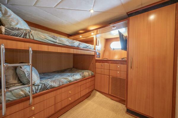 2001 Grand Harbour 76