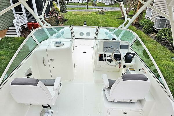 Photo of the 2018 World Cat 230 DC