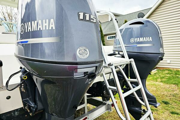 Photo of the 2018 World Cat 230 DC