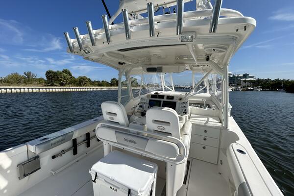 2013 Everglades 350LX 