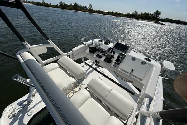 2013 Everglades 350LX 