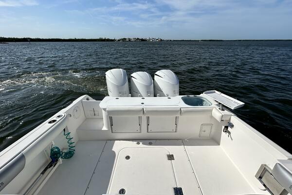 2013 Everglades 350LX 