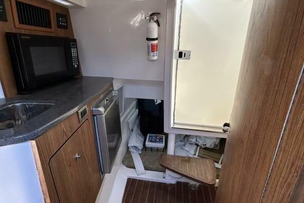 2013 Everglades 350LX 