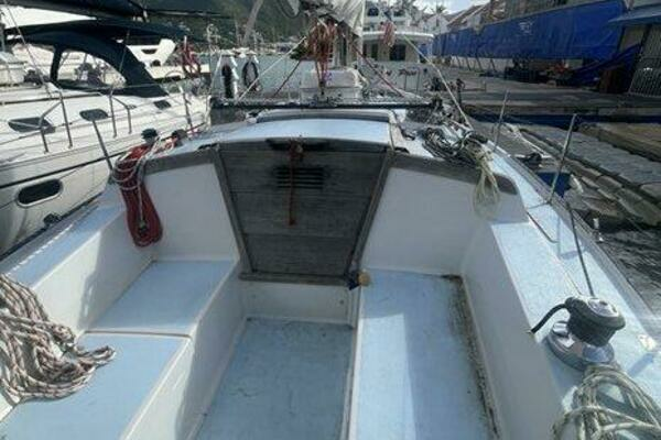 Photo of the 1986 Catalina  "MOONDANCE"