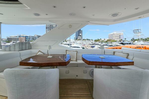 2010 Ocean Alexander 85