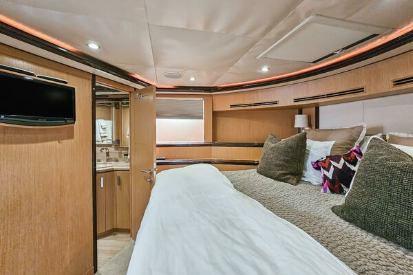 2010 Ocean Alexander 85