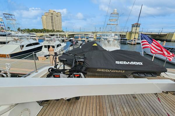 2010 Ocean Alexander 85