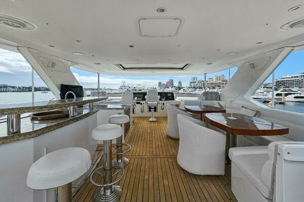 2010 Ocean Alexander 85