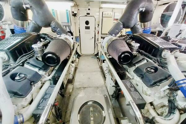 2010 Ocean Alexander 85