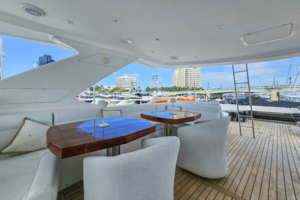 2010 Ocean Alexander 85