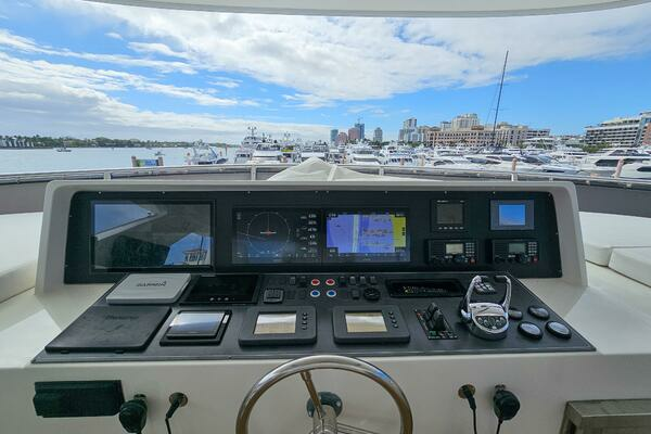 2010 Ocean Alexander 85