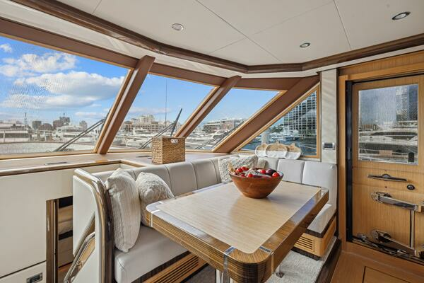 2010 Ocean Alexander 85