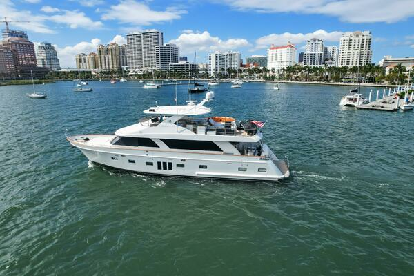 2010 Ocean Alexander 85