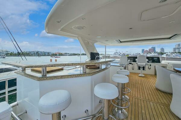 2010 Ocean Alexander 85