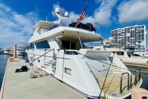 2010 Ocean Alexander 85