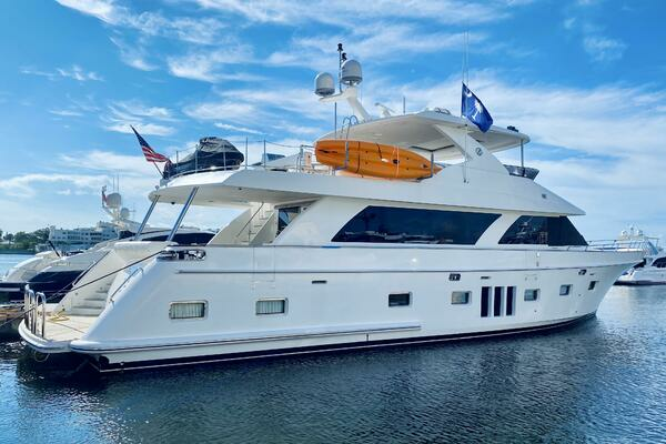 2010 Ocean Alexander 85