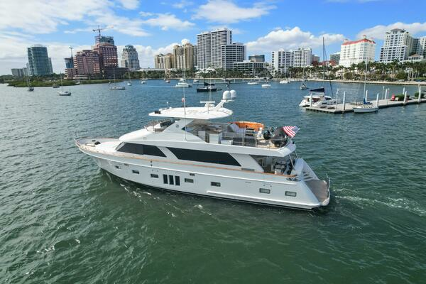2010 Ocean Alexander 85
